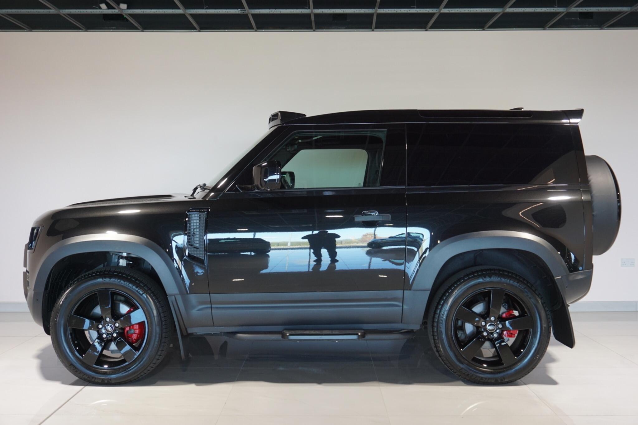 Land Rover Defender 90 3.0 D250 MHEV Hard Top SUV 3dr Diesel Auto 4WD SWB Euro 6 (s/s) (250 ps)